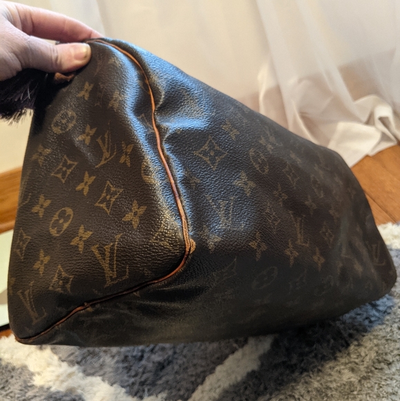 Authentic Louis Vuitton | Speedy 30 Bag | Monogram - Picture 15 of 16